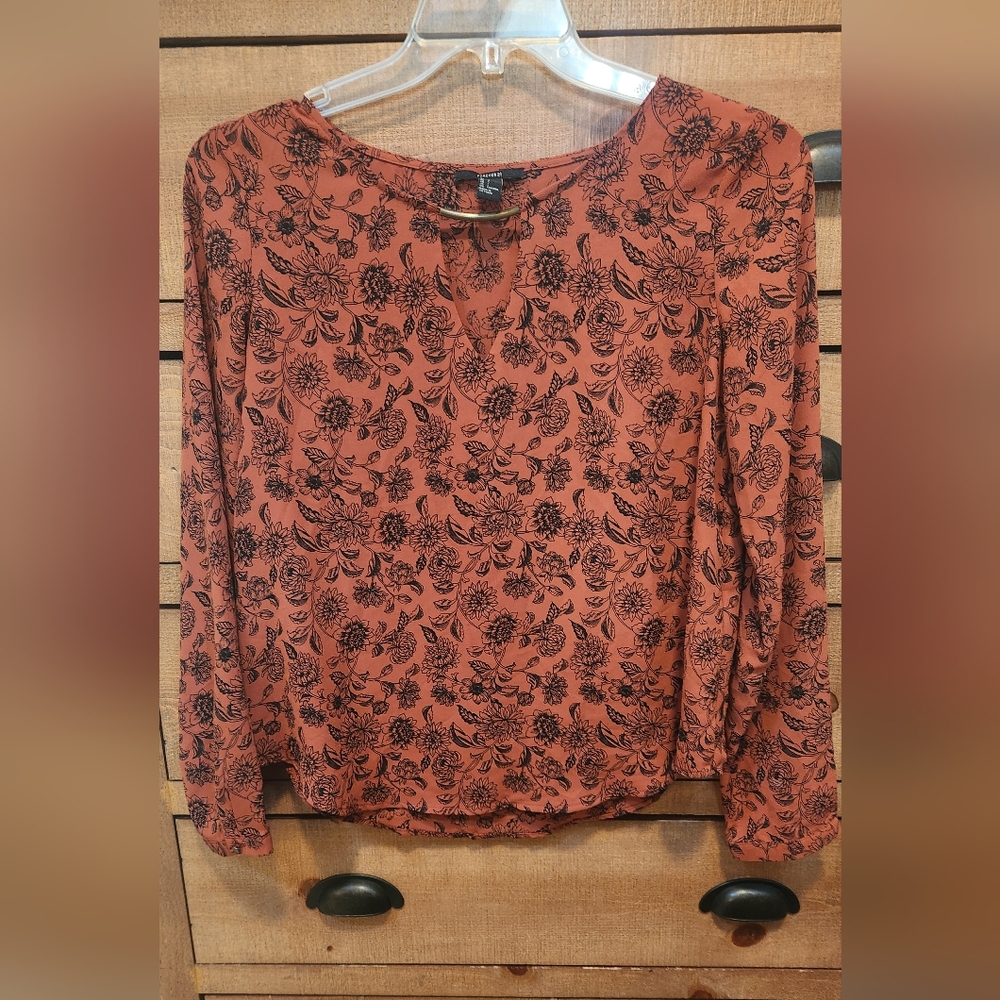 Woman's Forever 21 top
